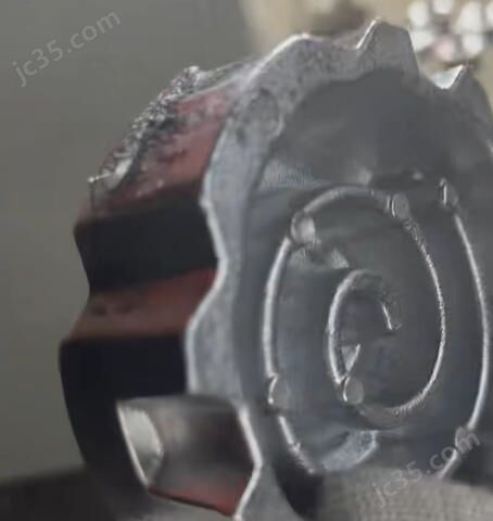 冒口激光切割機-4.jpg 全新柔性鋸切 六軸機器人激光冒口切割機
