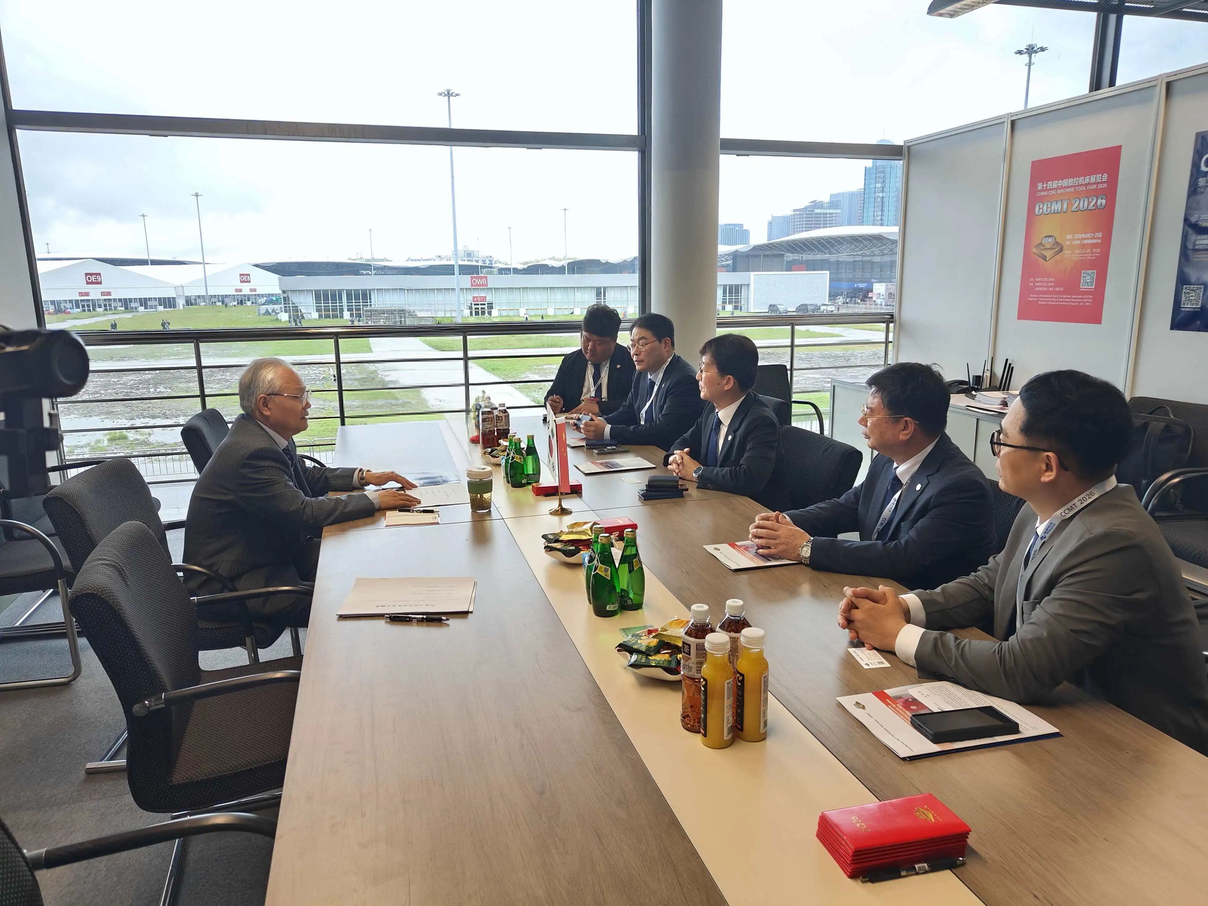 巍亚数控机床高层拜访中国机床工具工业协会，共商深化合作